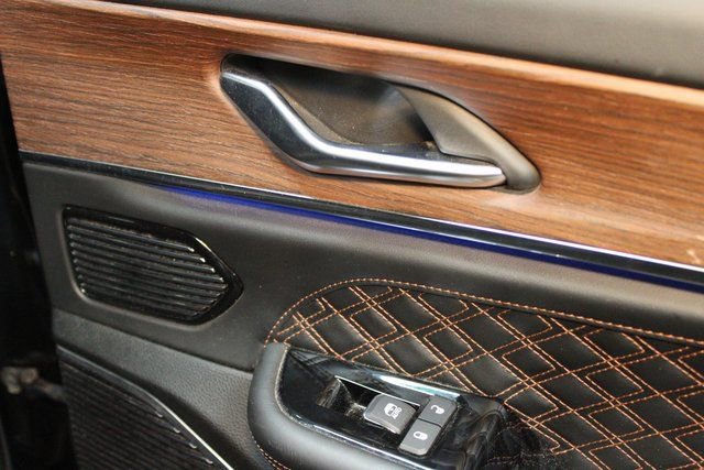 Used 2021 Jeep Grand Cherokee L Summit w/ Luxury Tech Group V image 13