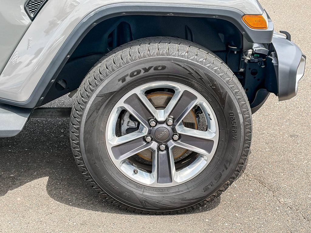 Used 2019 Jeep Wrangler Unlimited Sahara AWD/4WD image 11