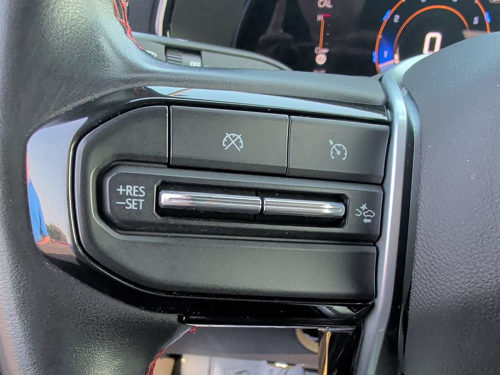 Used 2023 Chevrolet Colorado Z71 w/ Z71 Convenience Package 2 AWD/4WD image 30