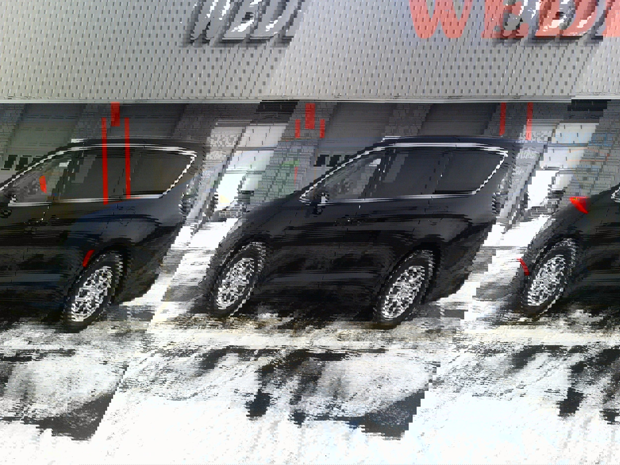 Used 2024 Chrysler Voyager LX image 2