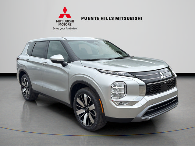 New 2026 Mitsubishi Outlander SE FWD image 3