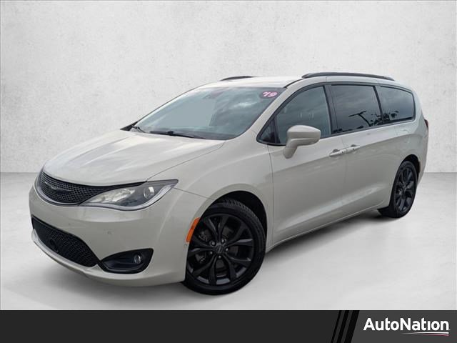Used 2019 Chrysler Pacifica Touring-L Plus w/ Advanced Safetytec Group image 1