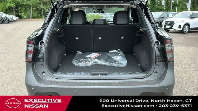 Used 2025 Nissan Kicks SR w/ Illumination Package FWD image 25