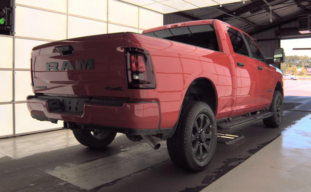 Used 2026 RAM 2500 Big Horn AWD/4WD image 2