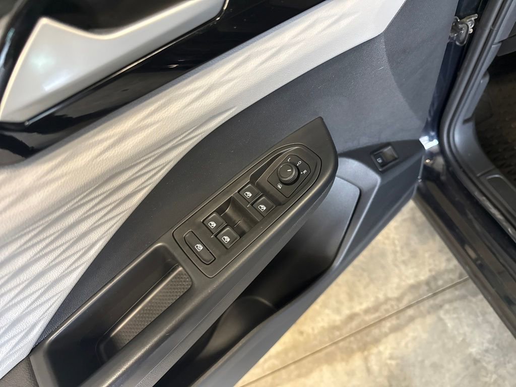 Used 2024 Volkswagen Taos S image 11