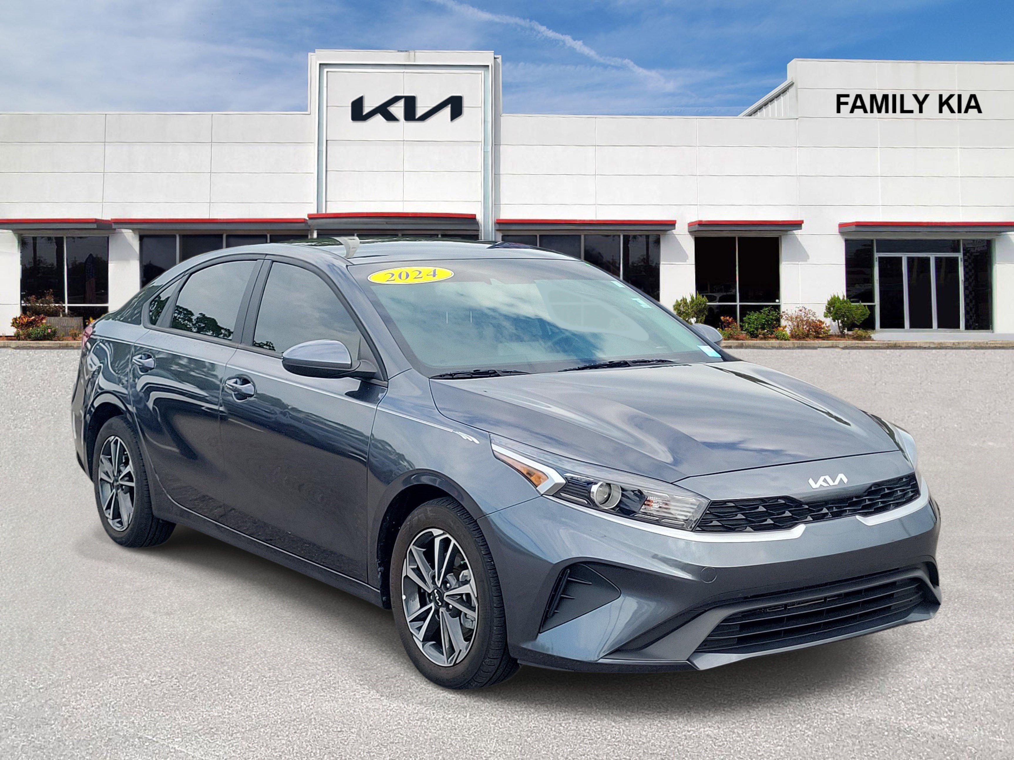 Certified 2024 Kia Forte LXS FWD image 1