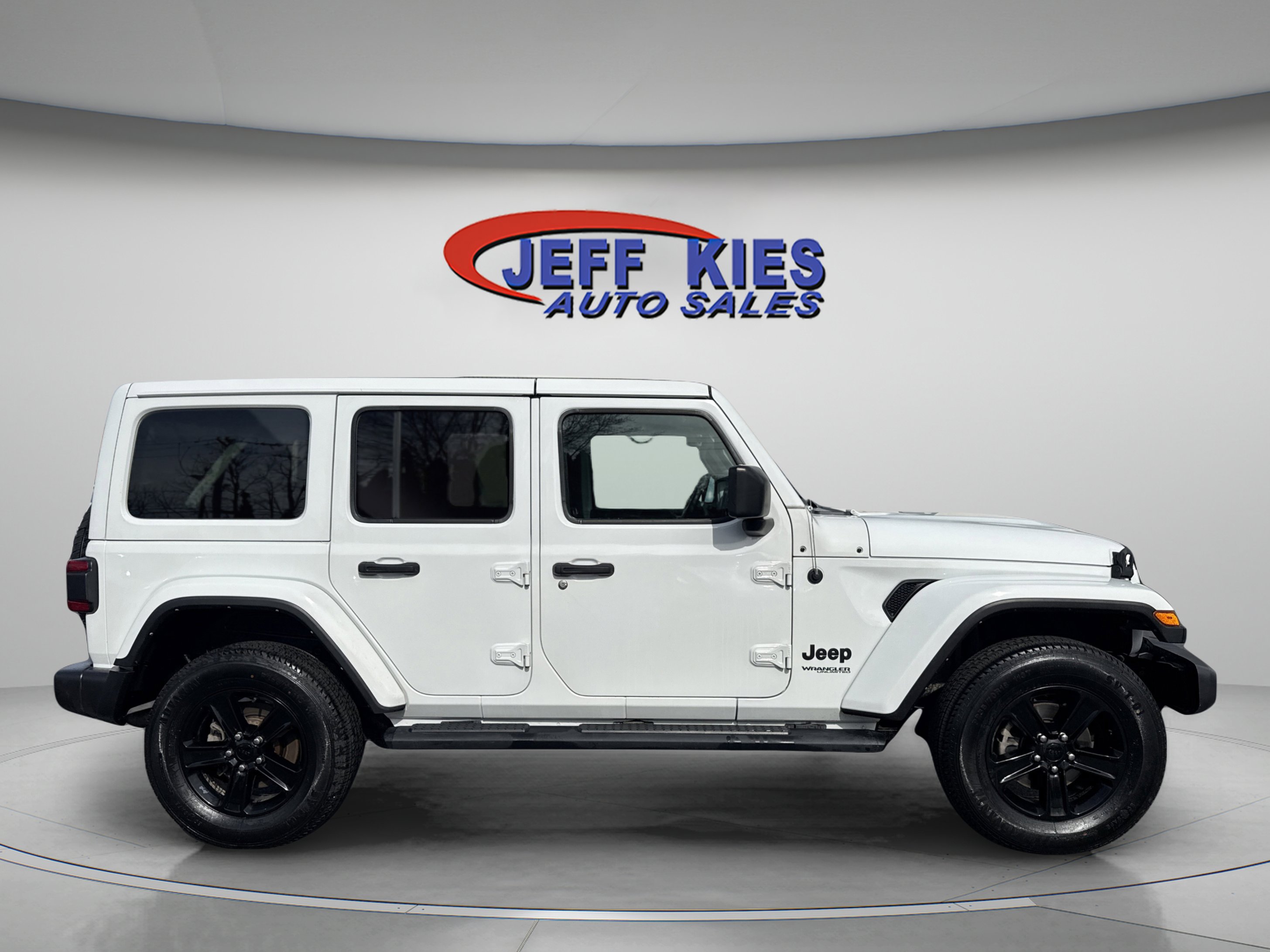 Used 2021 Jeep Wrangler Unlimited Sahara AWD/4WD image 4