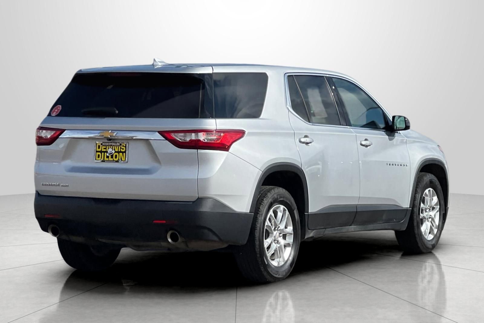 Used 2020 Chevrolet Traverse LS image 4