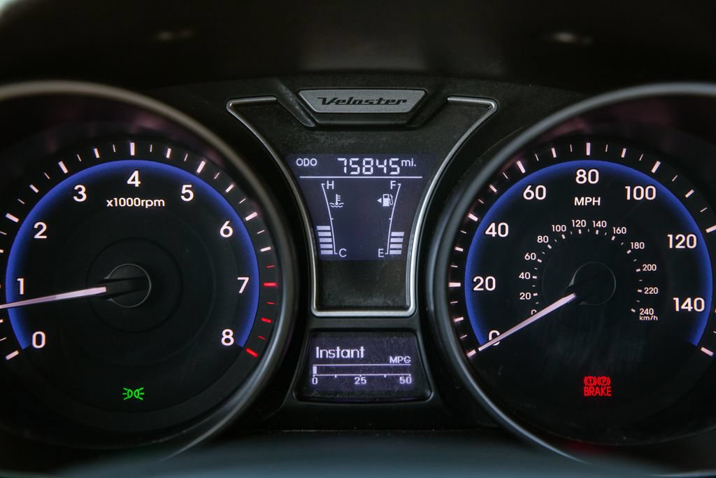 Used 2015 Hyundai Veloster Turbo w/ Option Group 04 FWD image 18