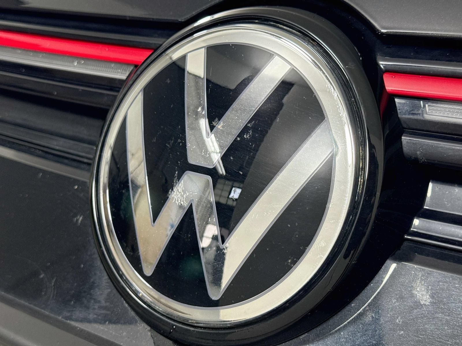 Certified 2025 Volkswagen GTI Autobahn FWD image 30