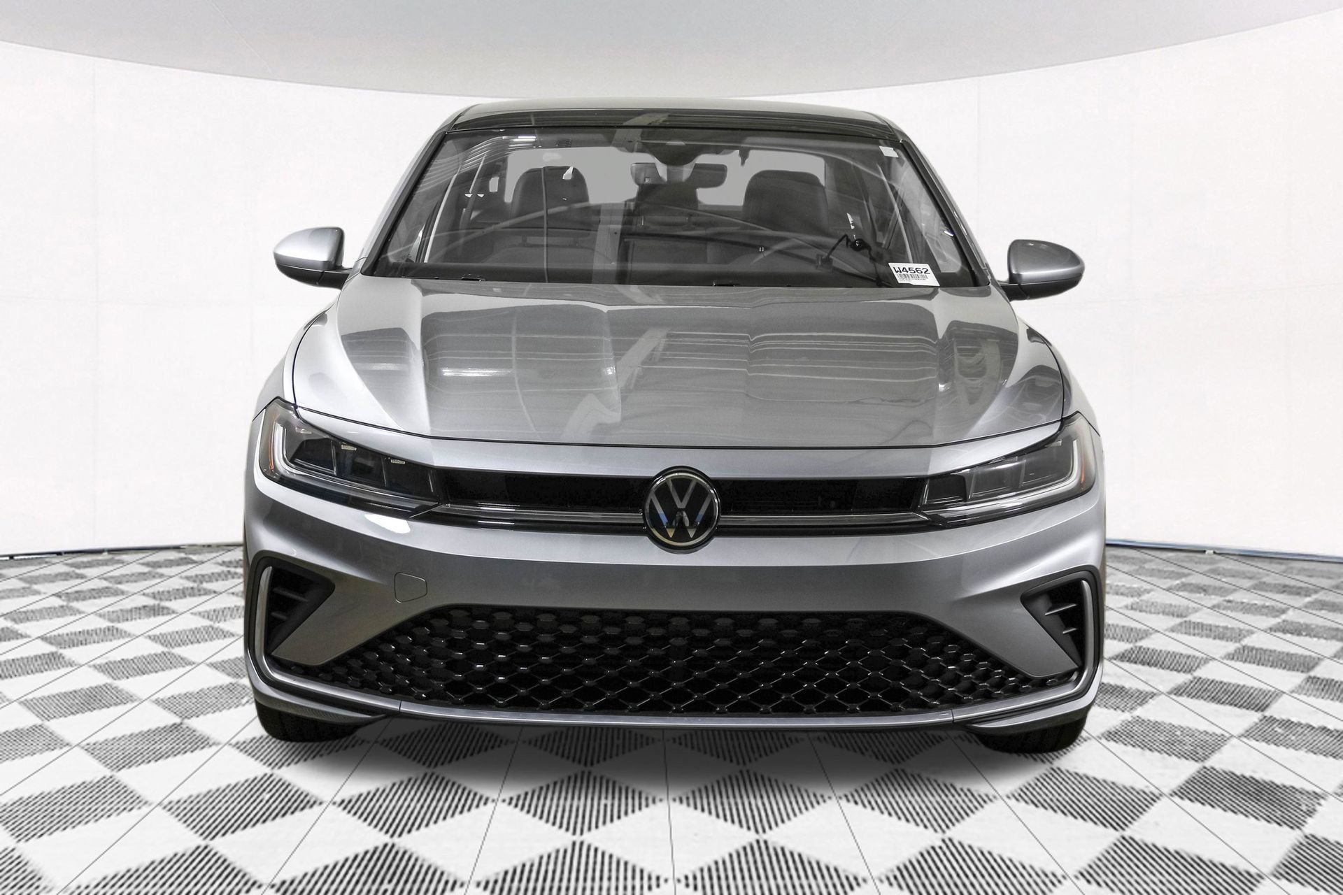 Used 2026 Volkswagen Jetta SE FWD image 9
