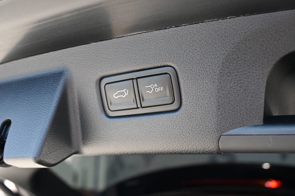 Used 2024 Kia Telluride SX w/ Towing Package FWD image 18