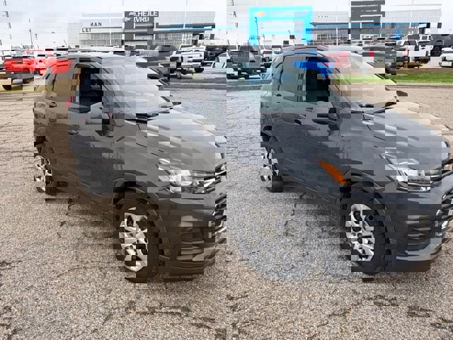 Used 2019 Chevrolet Trax LS image 2