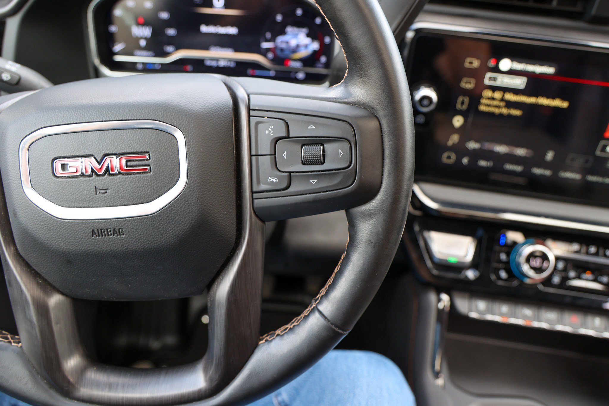 Used 2024 GMC Sierra 2500 AT4 w/ AT4 Premium Plus Package AWD/4WD image 29