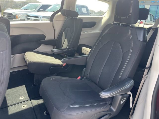 Used 2023 Chrysler Voyager LX image 8