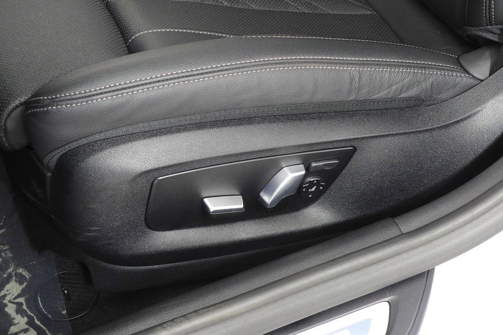 Certified 2022 BMW 530e w/ Convenience Package image 22