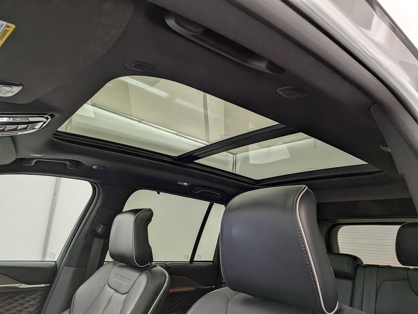 Used 2023 Jeep Grand Cherokee Summit w/ Advanced Protech Group IV image 21