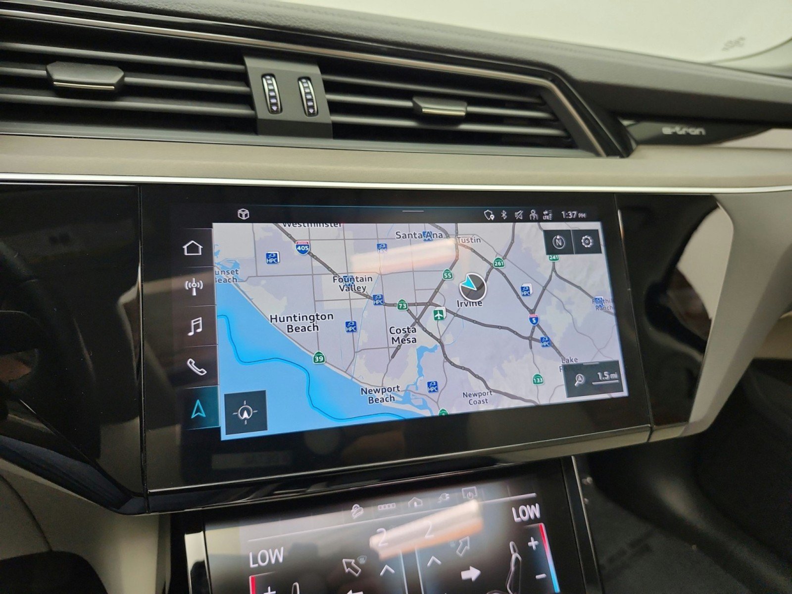 Used 2024 Audi Q8 e-tron Premium AWD/4WD image 9