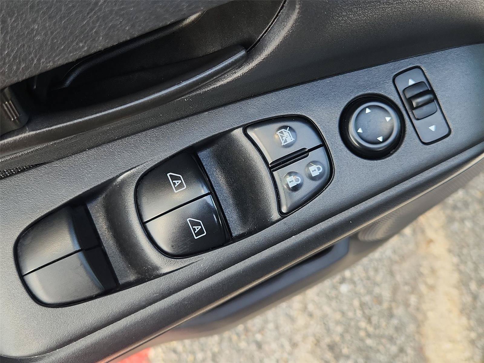 Used 2024 Nissan Kicks S FWD image 21