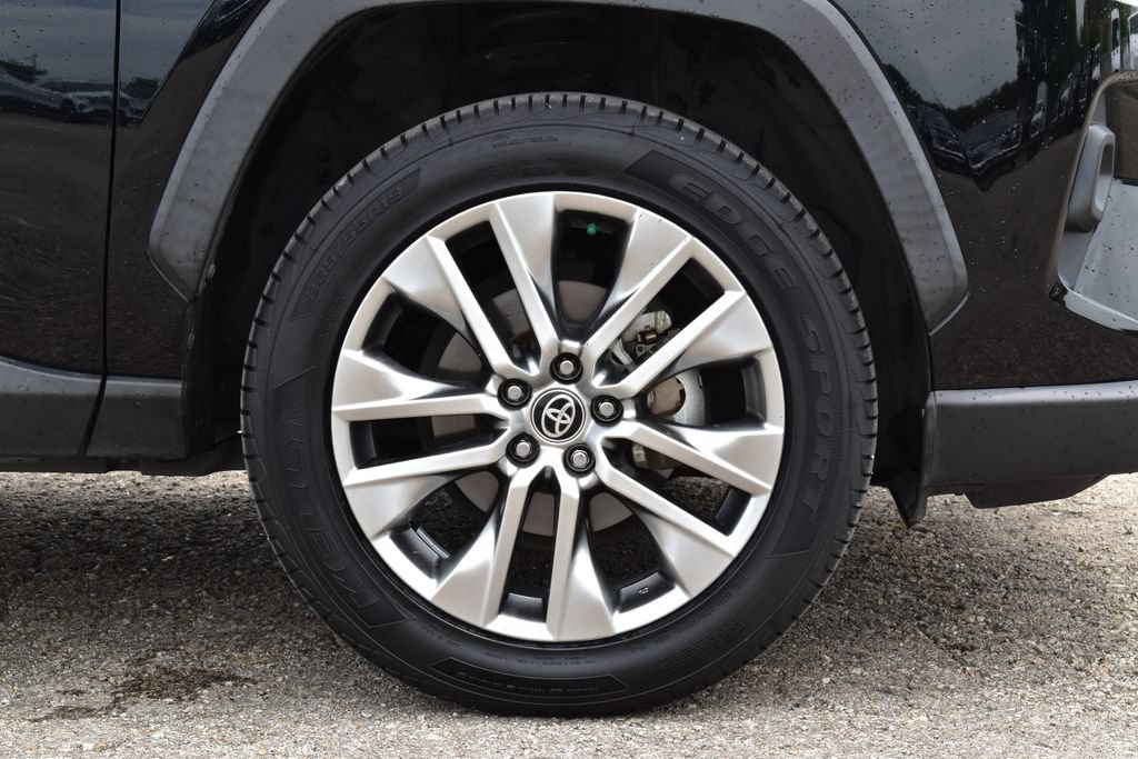 Used 2023 Toyota RAV4 Limited FWD image 6