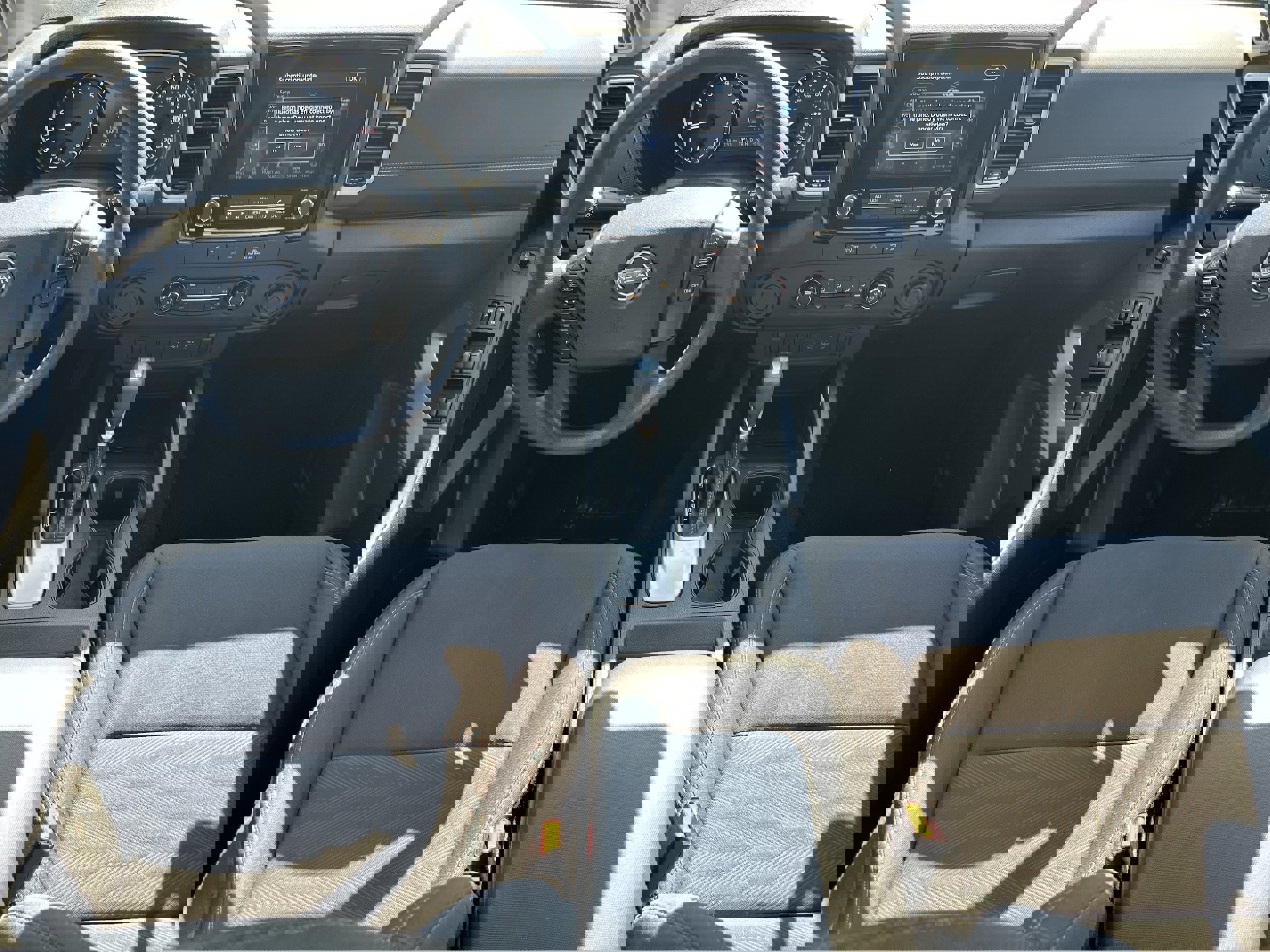 Used 2023 Nissan Frontier SV image 19