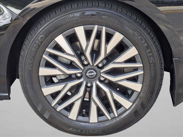 Used 2024 Nissan Altima 2.5 SV w/ SV Premium Package FWD image 25