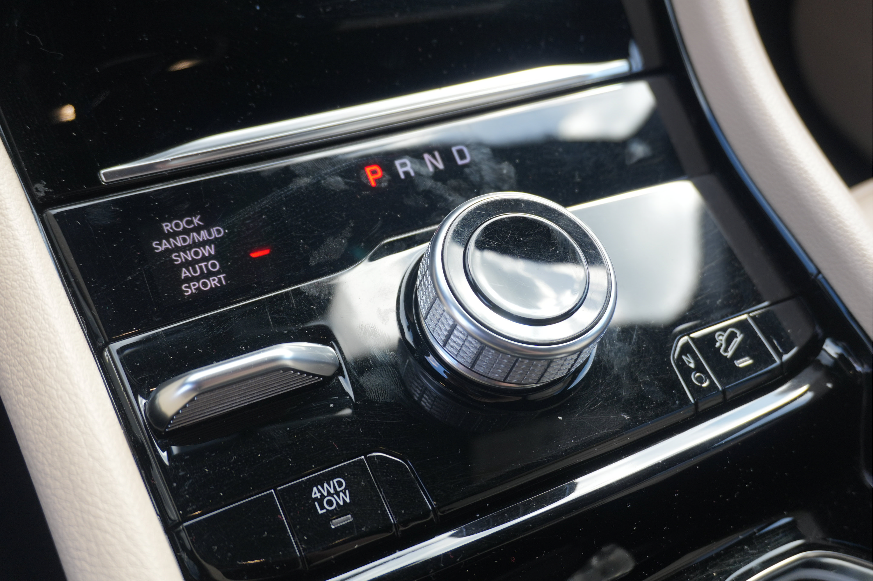 Used 2023 Jeep Grand Cherokee 4WD 4xe image 38