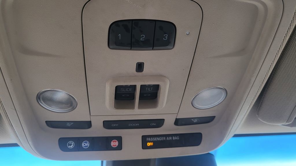 Used 2015 Cadillac ATS Luxury w/ Sun And Sound Package image 33