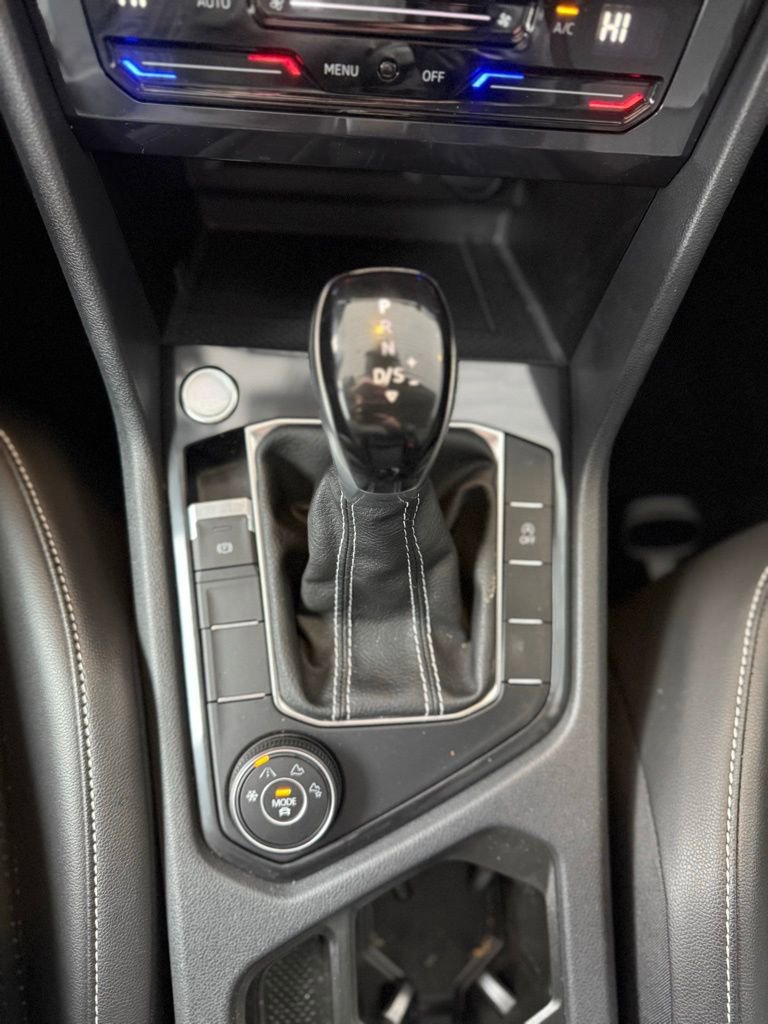 Used 2022 Volkswagen Tiguan SE image 23