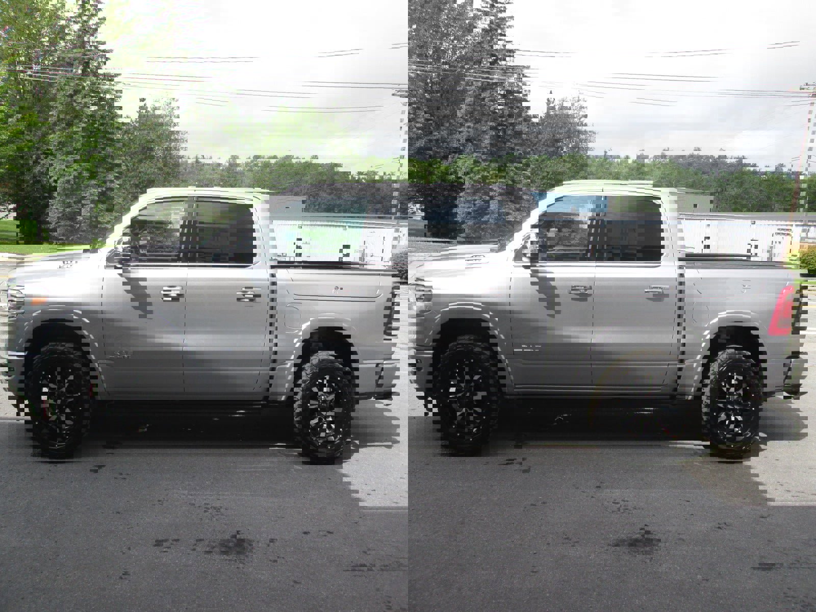 Used 2020 RAM 1500 Limited image 2