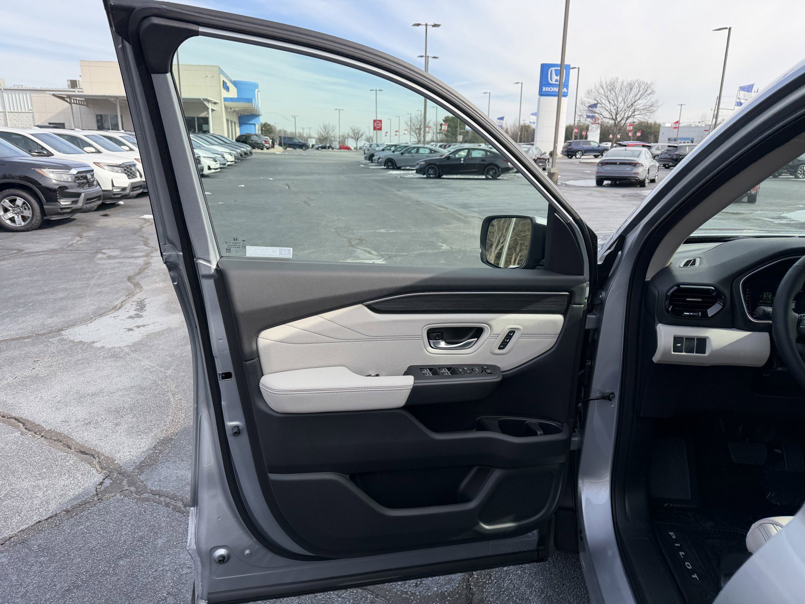 New 2026 Honda Pilot Touring image 27