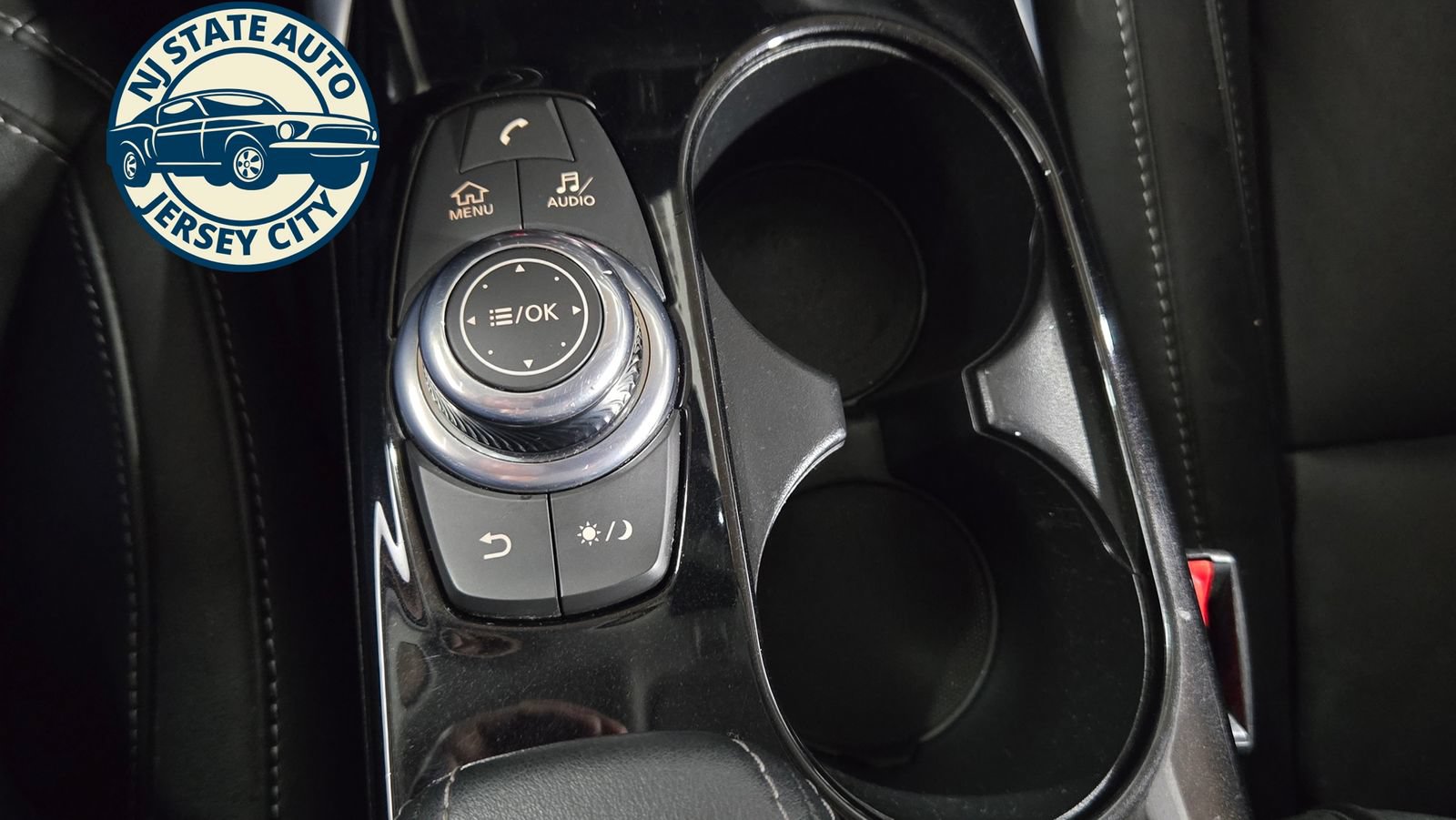 Used 2018 INFINITI QX30 AWD image 18