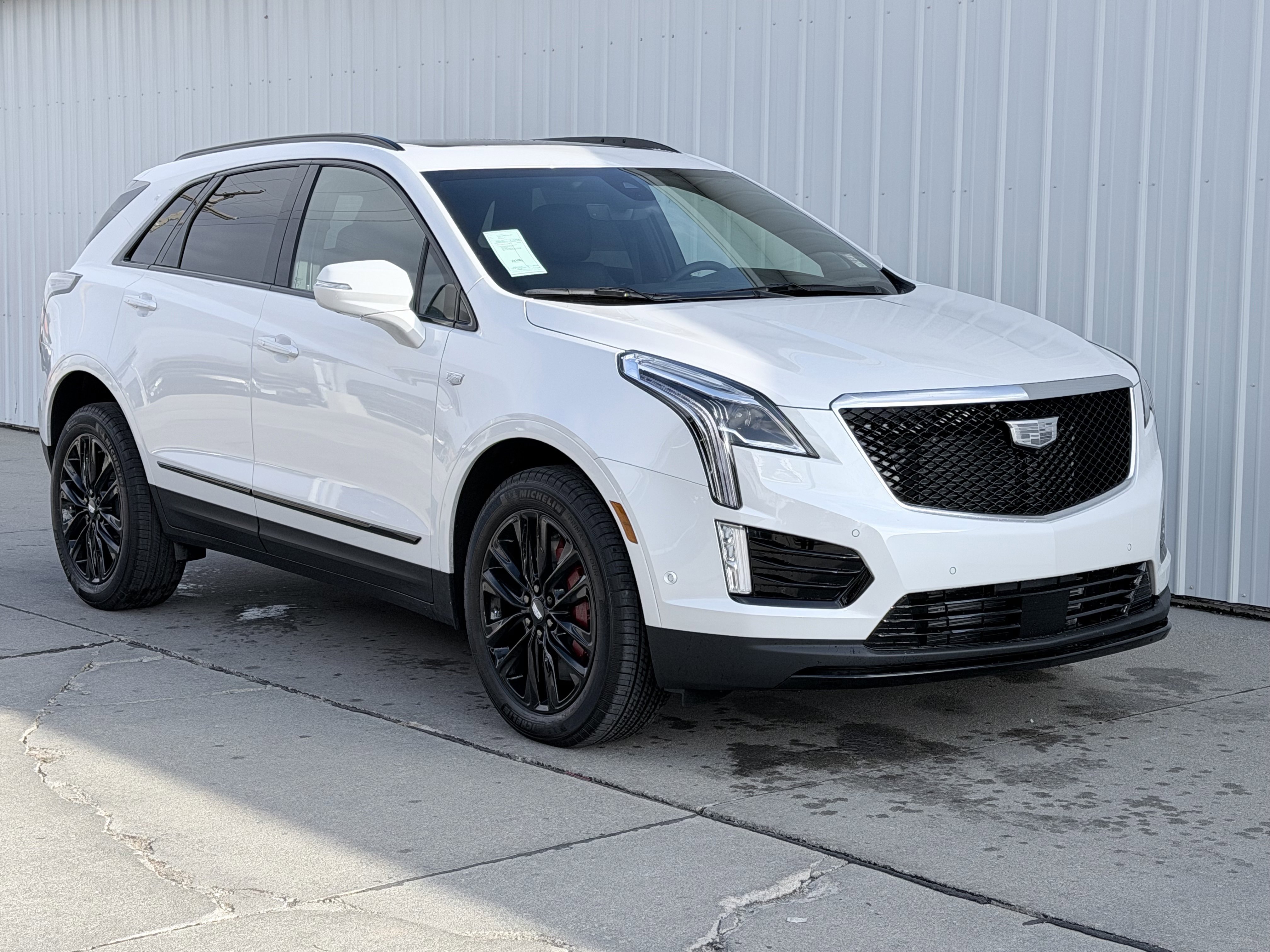 New 2026 Cadillac XT5 Sportv w/ LPO, Onyx Lite Package image 2