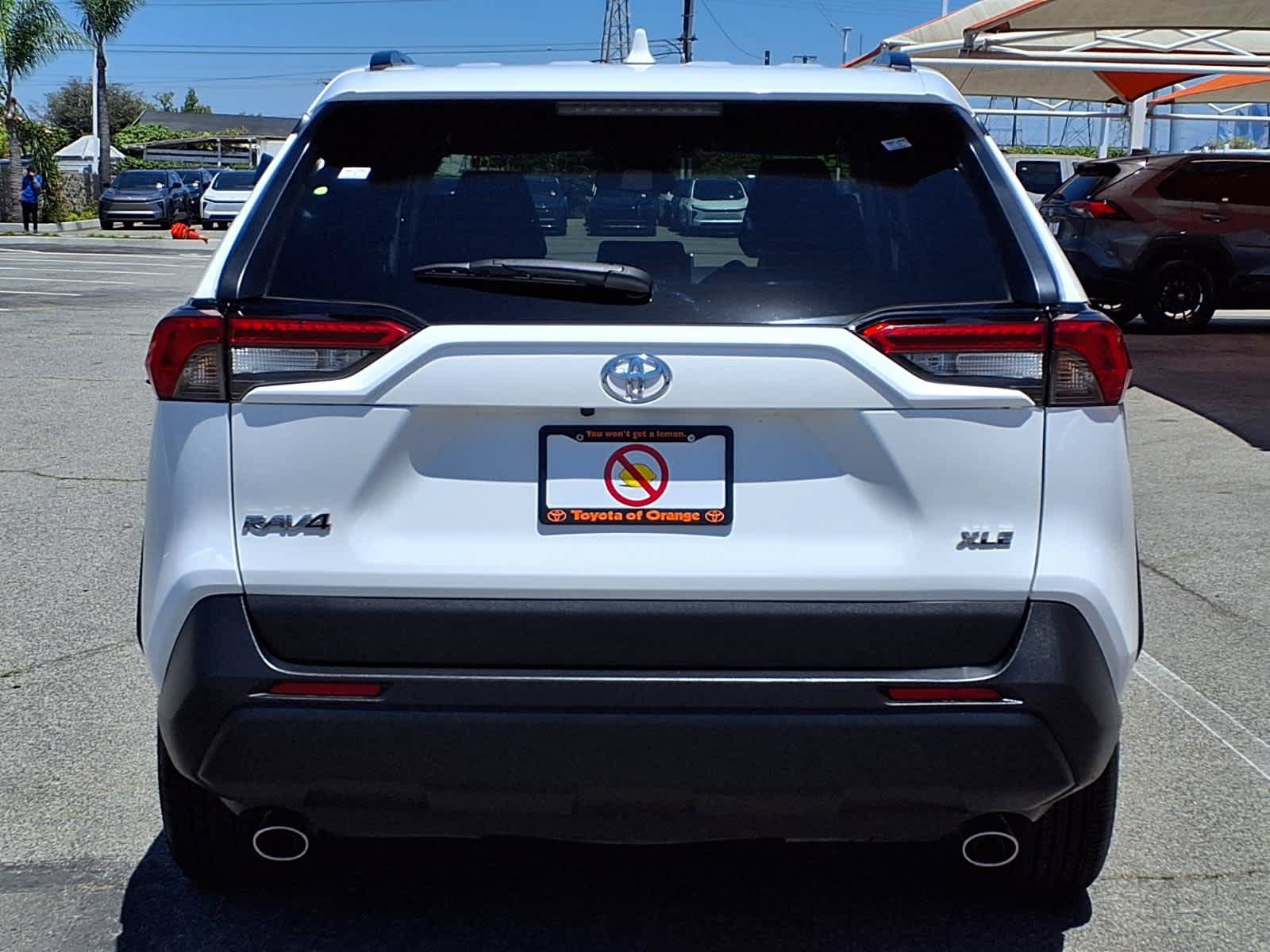 Used 2025 Toyota RAV4 XLE FWD image 5