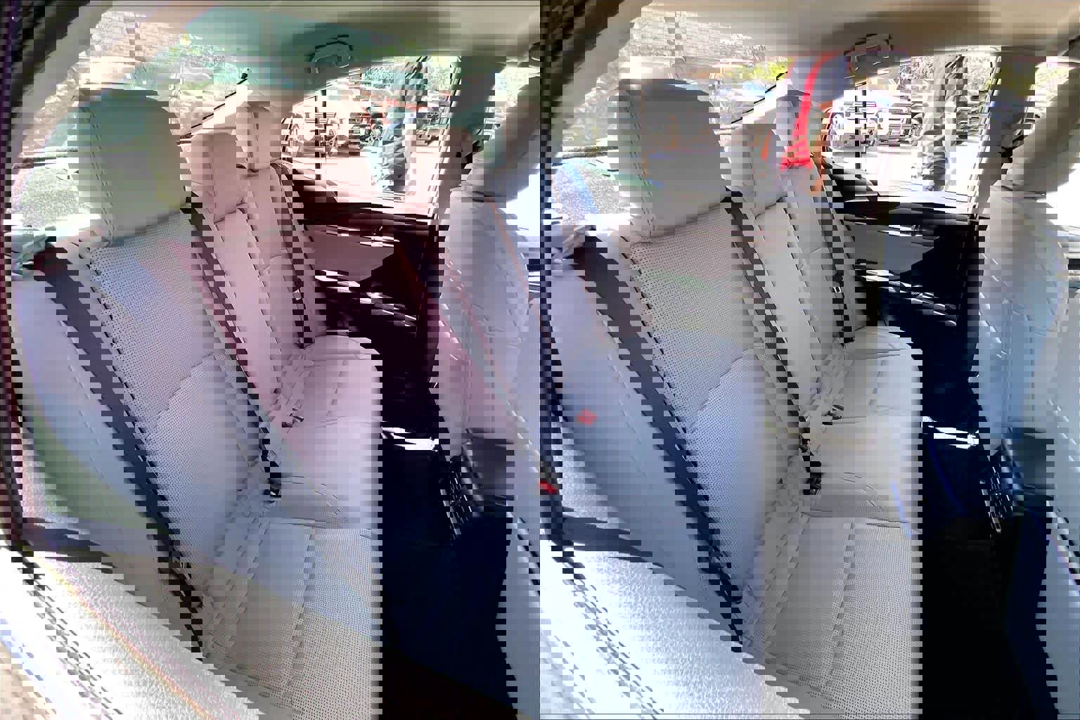 Used 2025 Toyota Camry XLE image 19