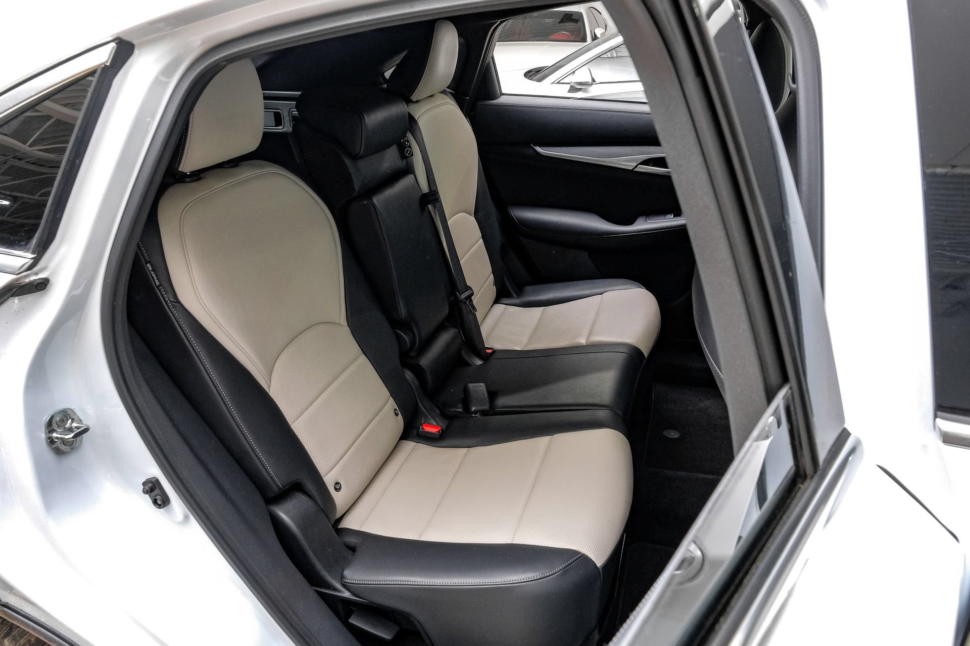 Used 2023 INFINITI QX55 Luxe w/ Cargo Package AWD/4WD image 38