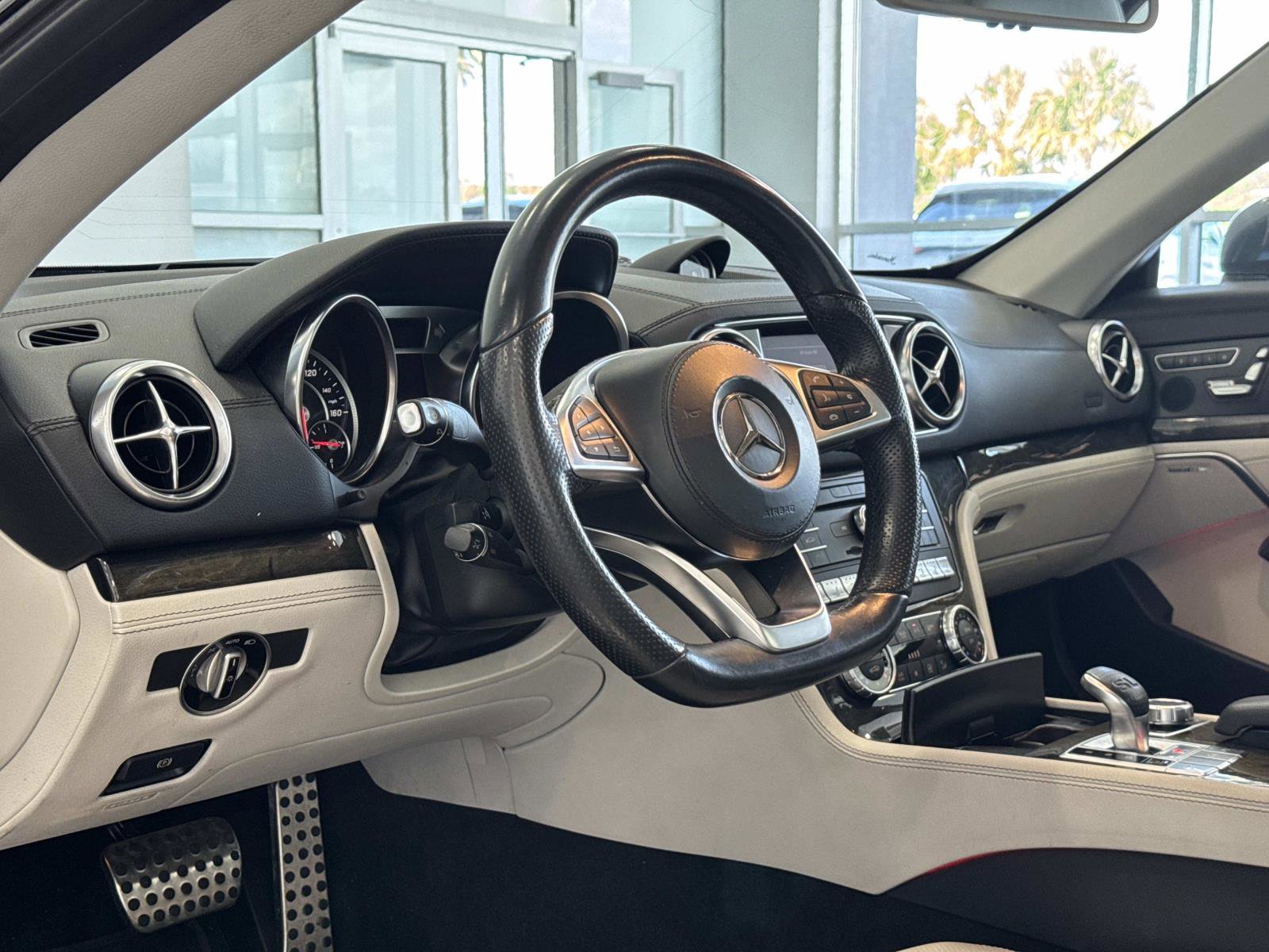 Used 2017 Mercedes-Benz SL 550 image 17