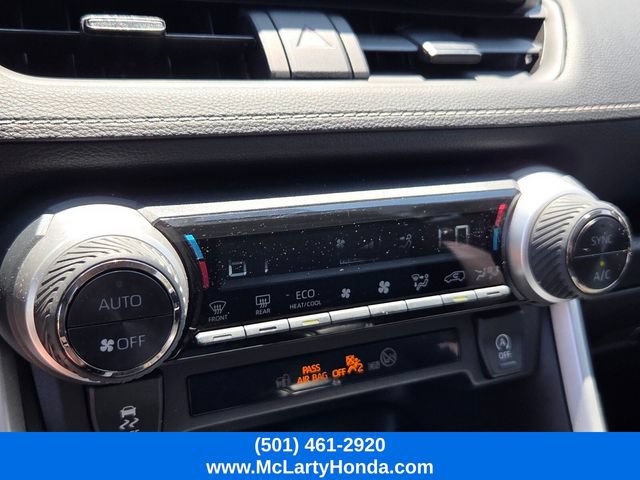 Used 2025 Toyota RAV4 XLE FWD image 21