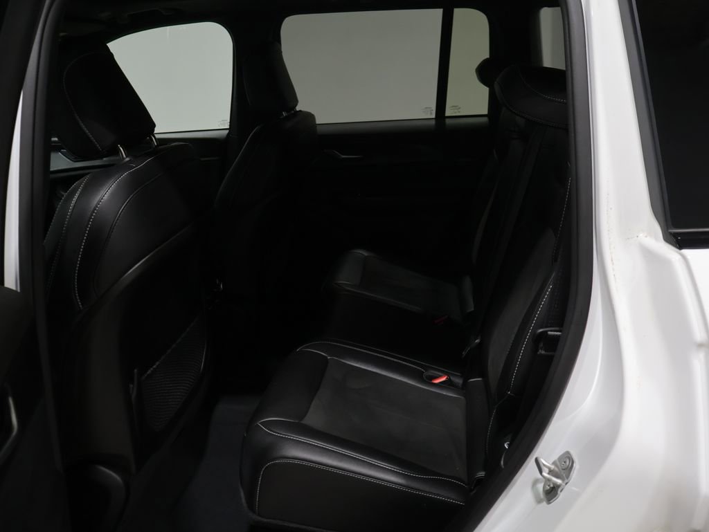 Used 2023 Jeep Grand Cherokee Altitude image 20