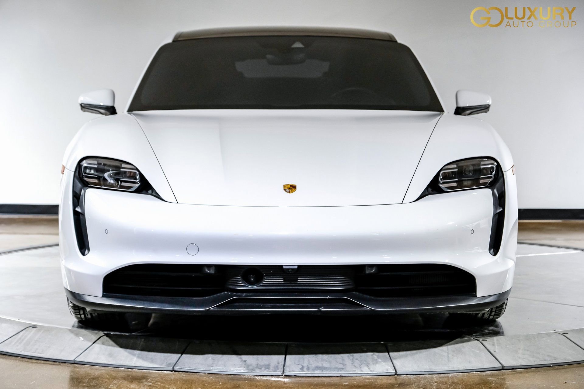 Used 2023 Porsche Taycan image 7