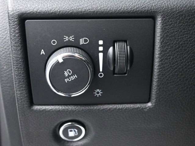 Used 2019 Jeep Grand Cherokee Altitude image 38