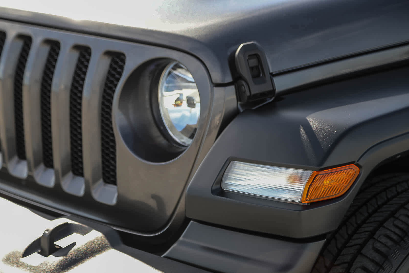Used 2022 Jeep Wrangler Sport image 8