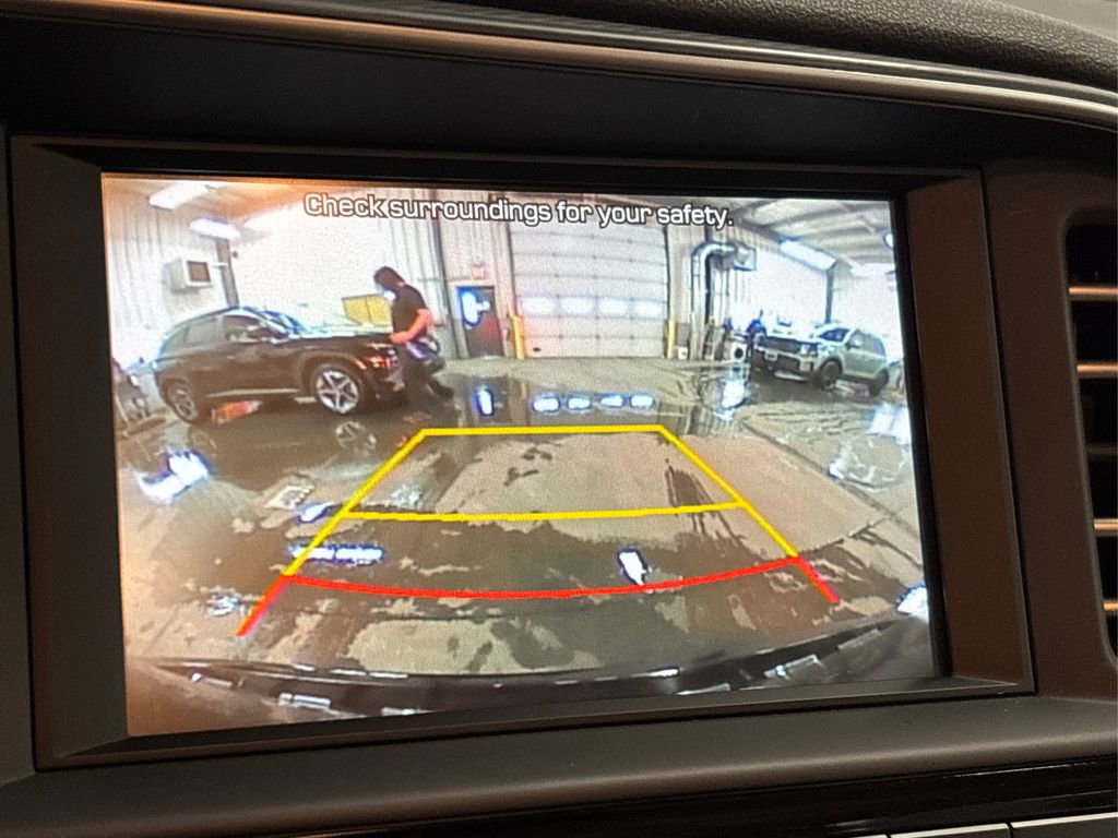 Used 2019 Hyundai Elantra Limited image 27