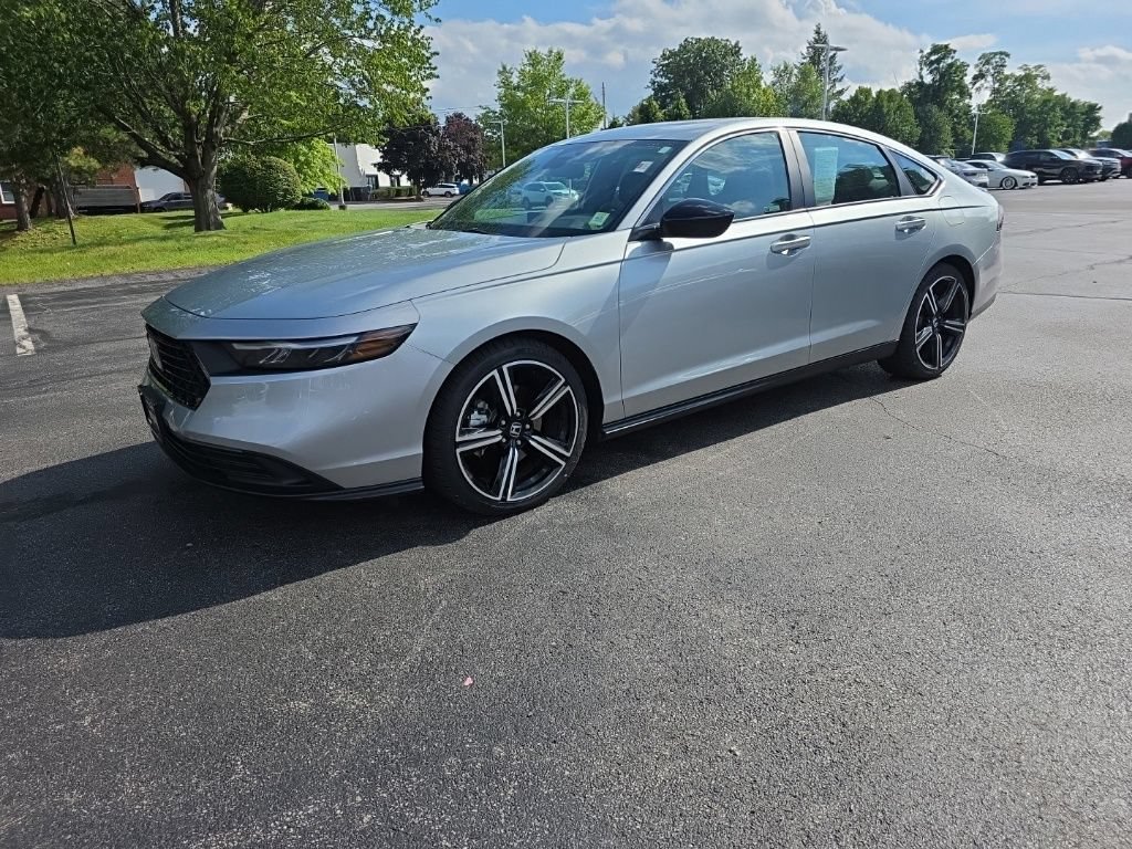 Used 2024 Honda Accord Sport image 3
