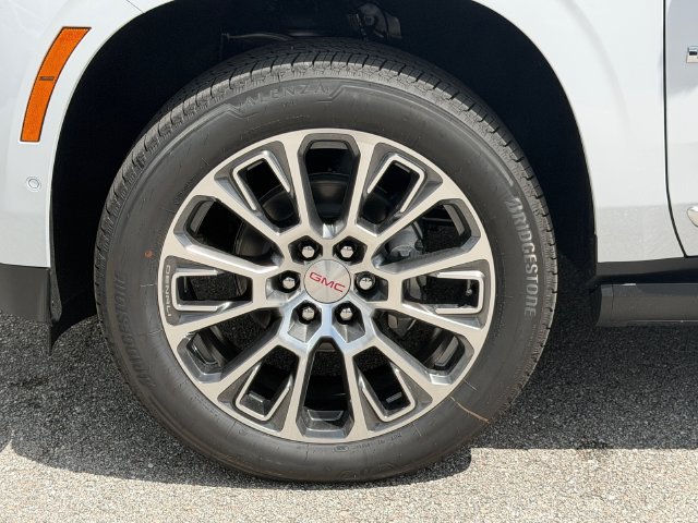 New 2026 GMC Yukon Denali w/ Denali Reserve Package AWD/4WD image 11