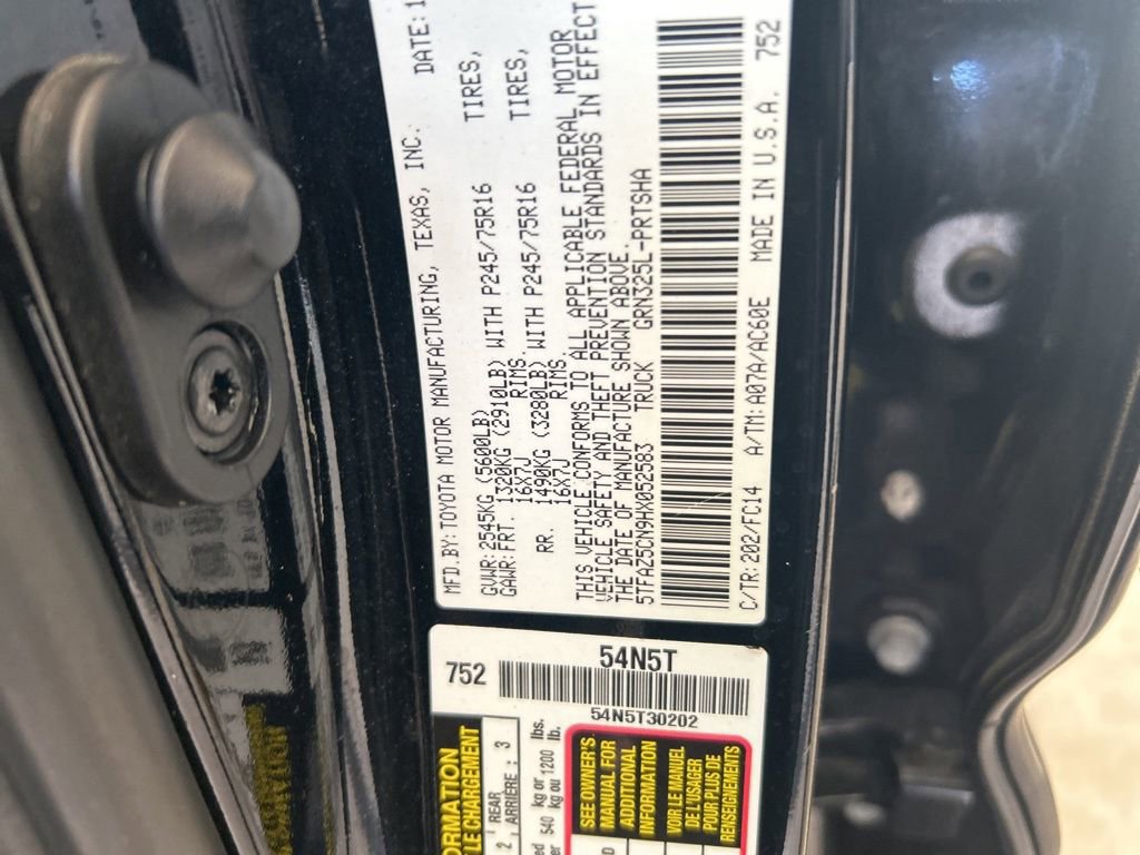 Used 2017 Toyota Tacoma SR5 w/ Tow Package image 38