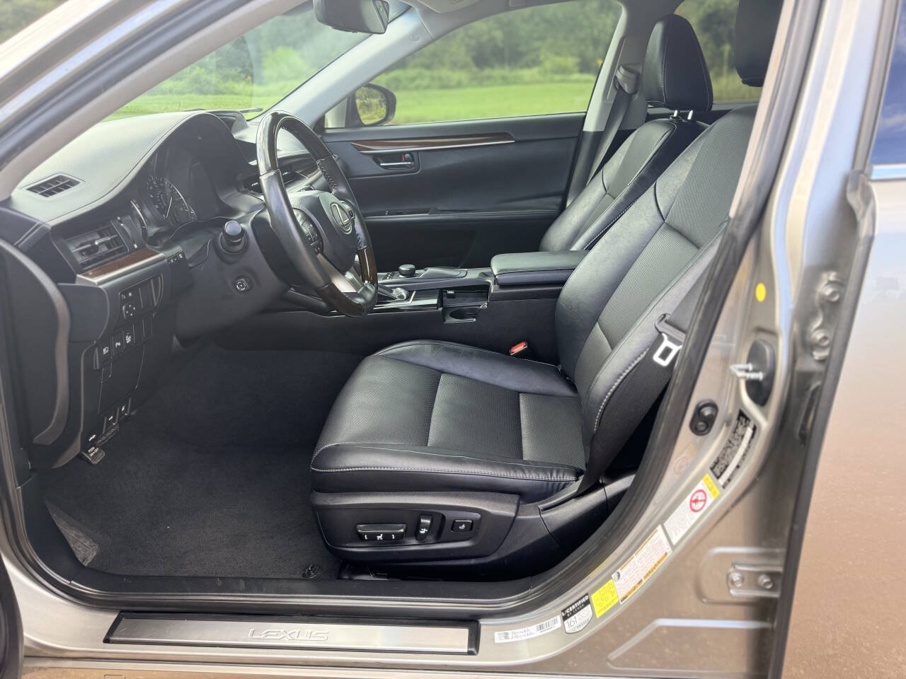 Used 2017 Lexus ES 350 FWD image 12