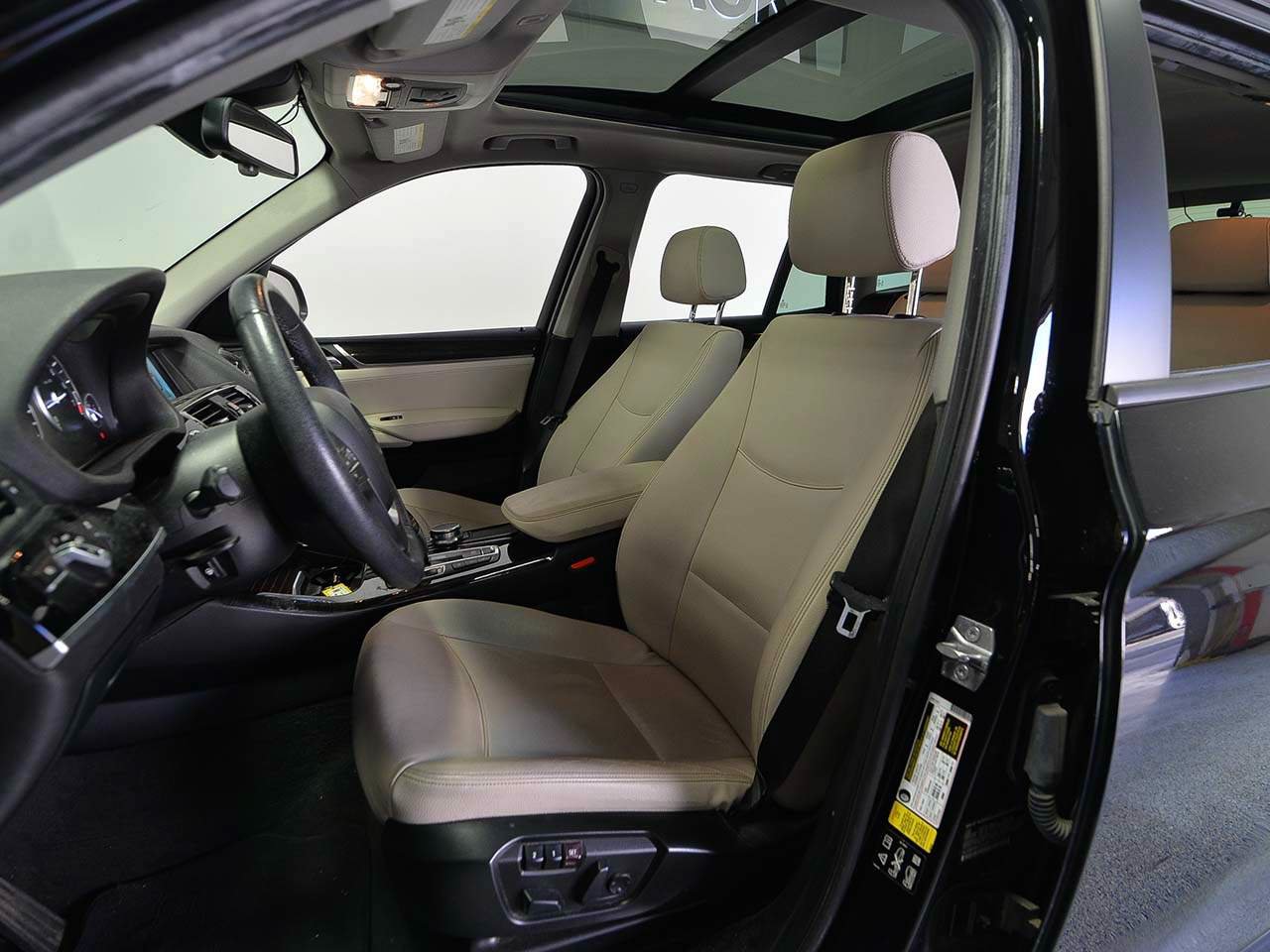 Used 2017 BMW X3 xDrive28i AWD/4WD image 9