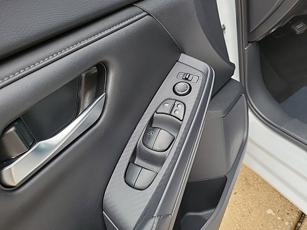 Used 2023 Nissan Sentra SV FWD image 27