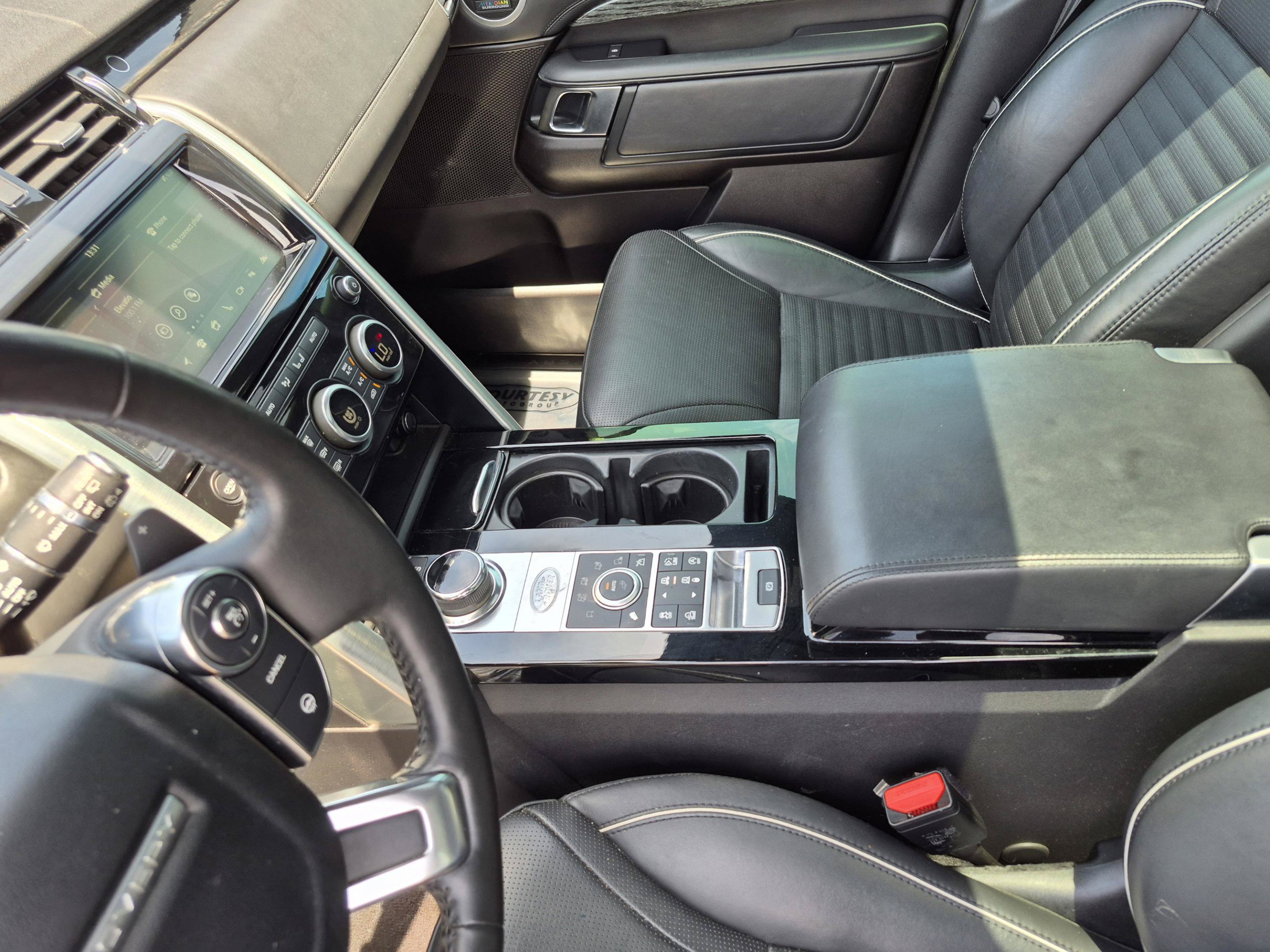 Used 2018 Land Rover Discovery HSE Luxury AWD/4WD image 25